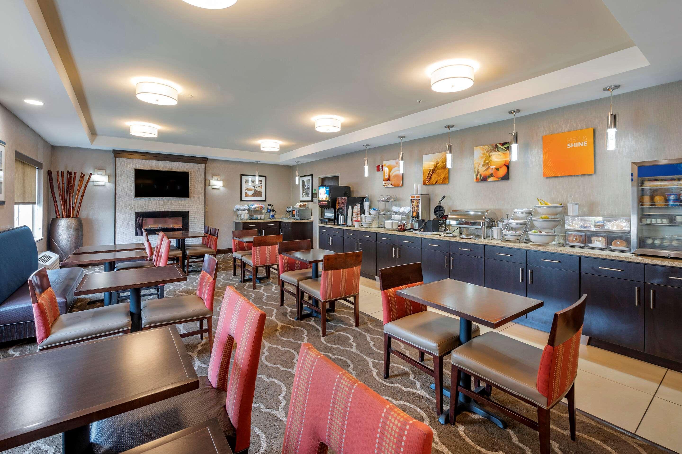 Comfort West - Hilliard Hotel 2*